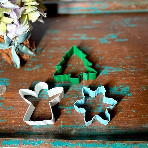 🎄❤️🎄 3 Christmas Shapes Metal Cookie Cutters Set of 3 NWOT - Picture 1 of 4